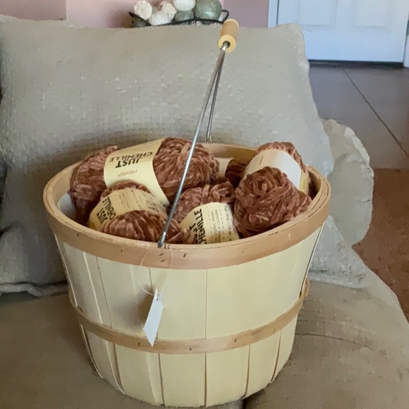 Hobby Lobby “Bushel” Farmhouse Basket, Table Decor Basket - Picture 1 of 11